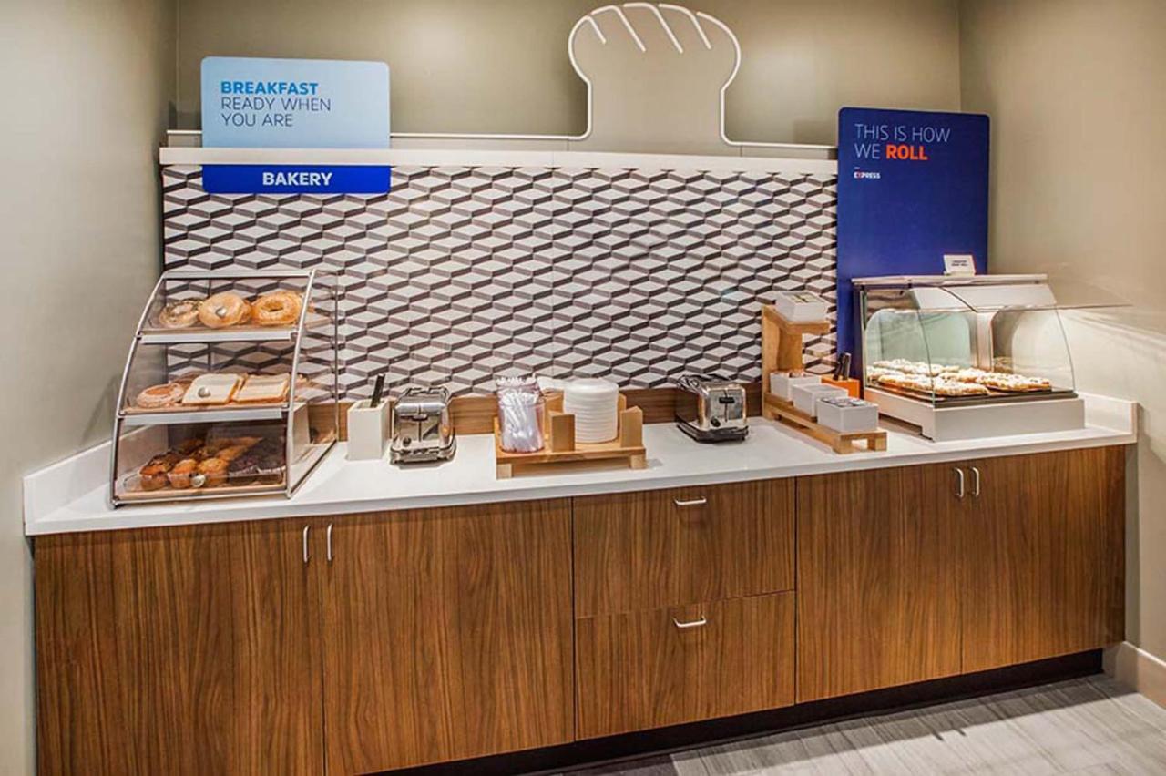 Holiday Inn Express Hotel And Suites Houston Kingwood Εξωτερικό φωτογραφία